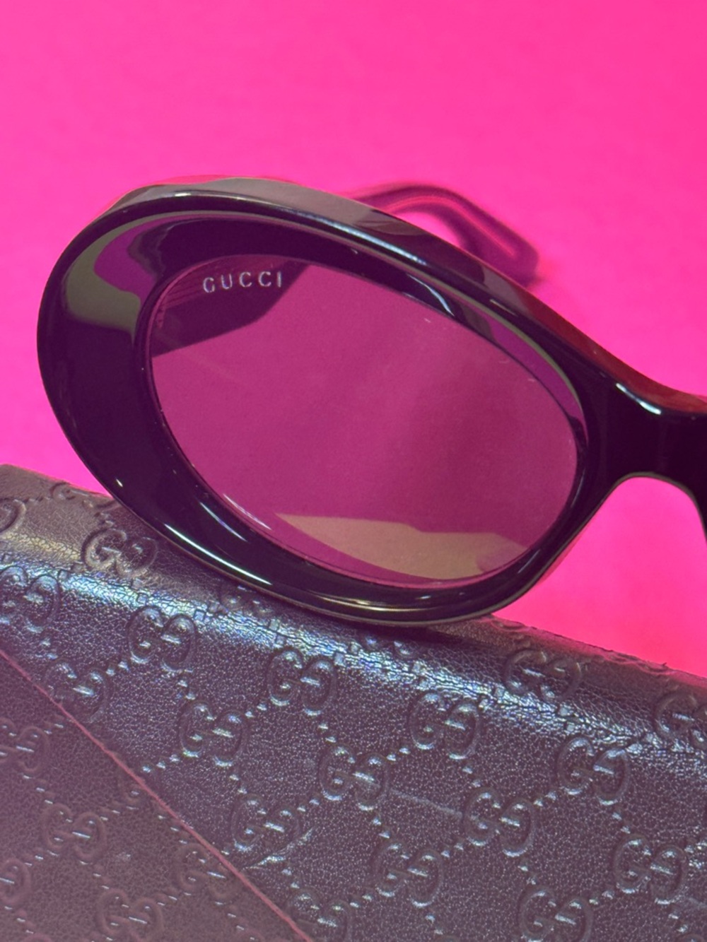 Gucci Black Oval Women's Sunglasses size 54/17 with Black GG Case - Picture 4 of 13